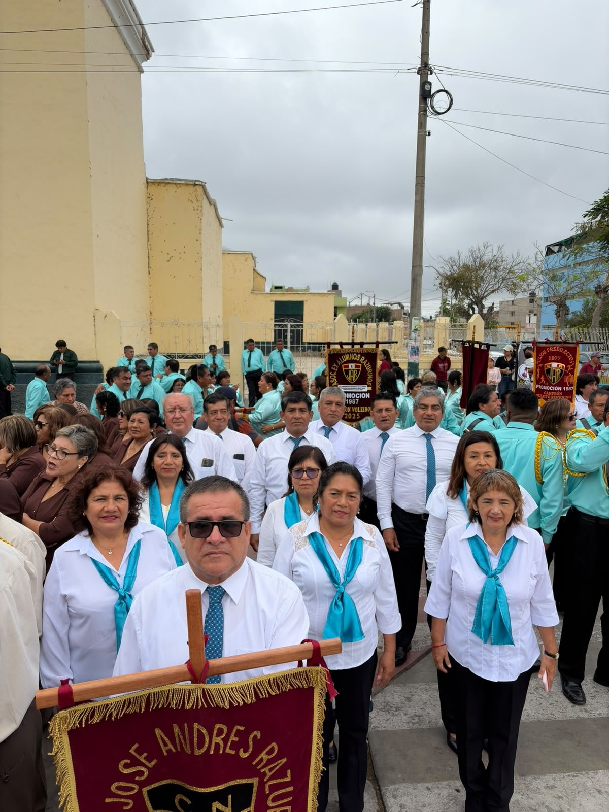 Listos para marchar, juntos una vez más
